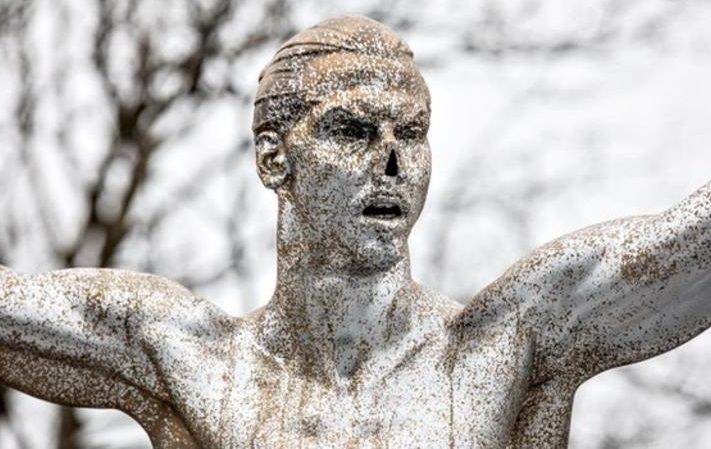 Ibrahimovic statue has nose cut off