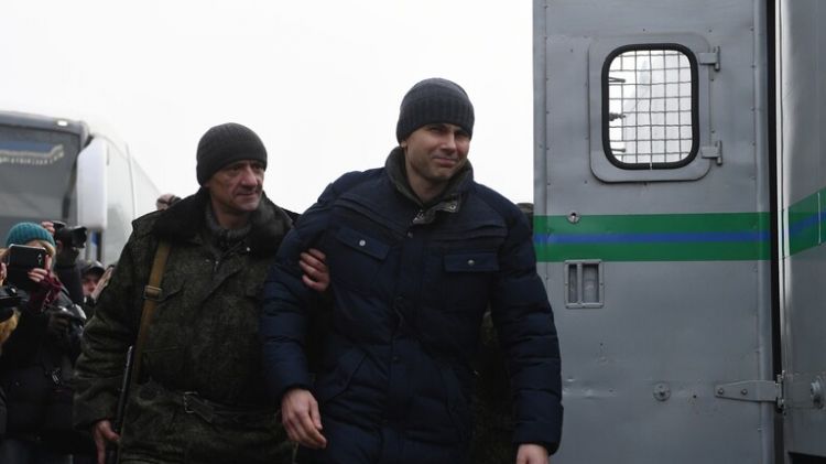 انتهاء عملية تبادل الأسرى بين سلطات أوكرانيا وقوات دونيتسك ولوغانسك