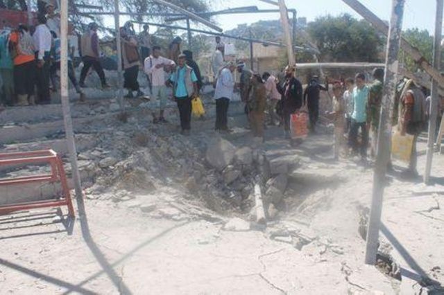 مقتل 6 على الأقل في تفجير استهدف عرضا عسكريا باليمن