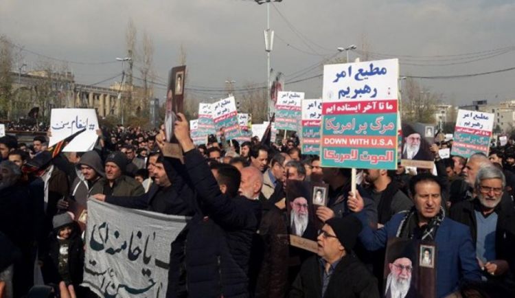 تظاهرات حاشدة في انحاء ايران تنديدا بالاعتداء الاميركي