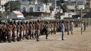 اليمن: عشرات القتلى في هجوم على معسكر للقوات الحكومية في مأرب