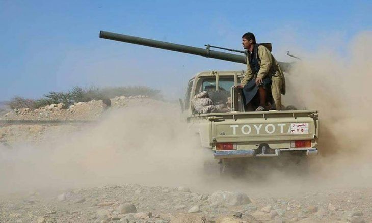 اليمن: القوات الحكومية تتراجع في مواجهات جبال نهم لصالح الحوثي وغياب ملحوظ لقوات التحالف