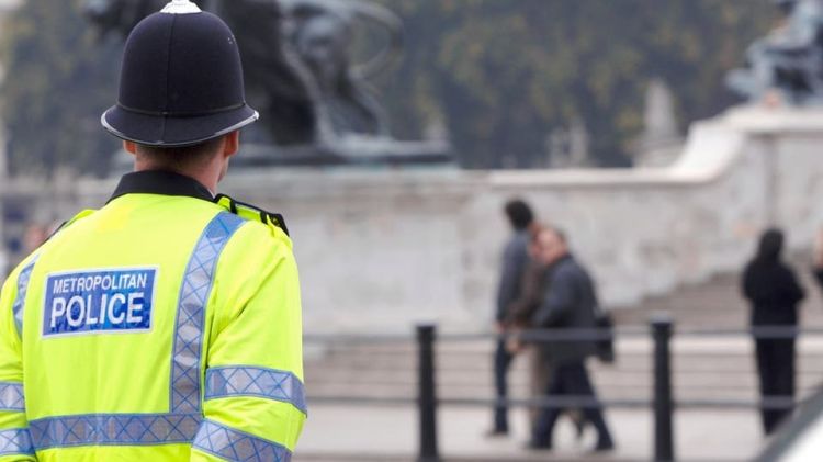حادثة طعن "إرهابية" في لندن.. مقتل المنفذ وسقوط 3 جرحى