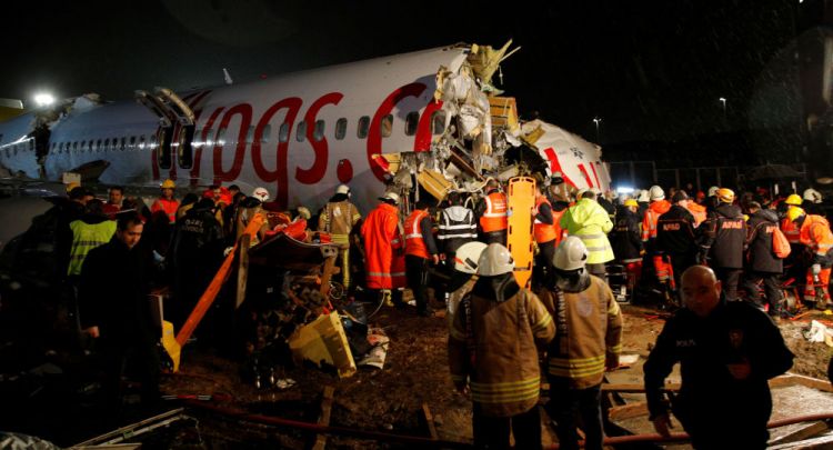 الإعلان عن سبب إنشطار الطائرة في اسطنبول