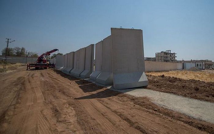 Türkiyə İranla sərhəddə beton divar inşa edir | Eurasia Diary