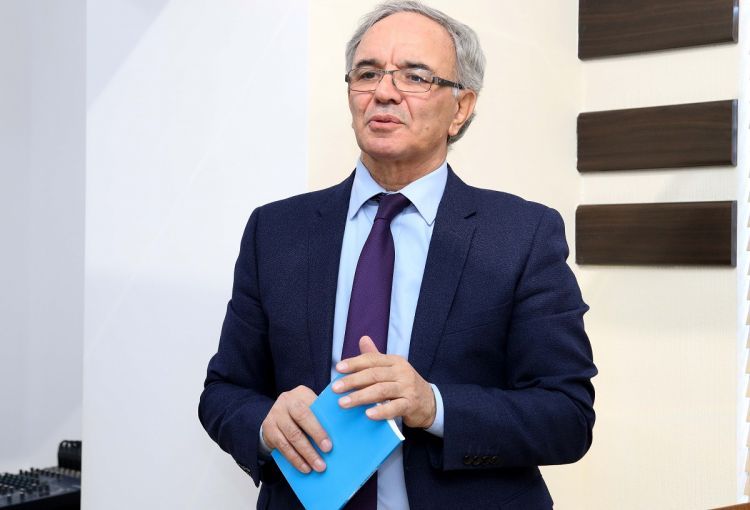 Aflatun Amashov <span class="text-danger">"This book is the beginning of a tribute to journalists' work in Karabakh"</span>