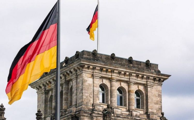 Правительство Германии осудило провокацию на мусульманском кладбище