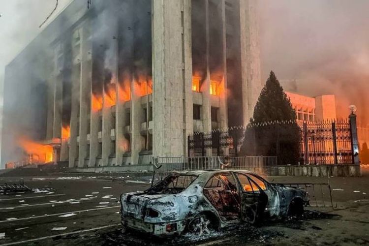 Almatıda 13 asayiş keşikçisi öldürülüb YENİLƏNİB