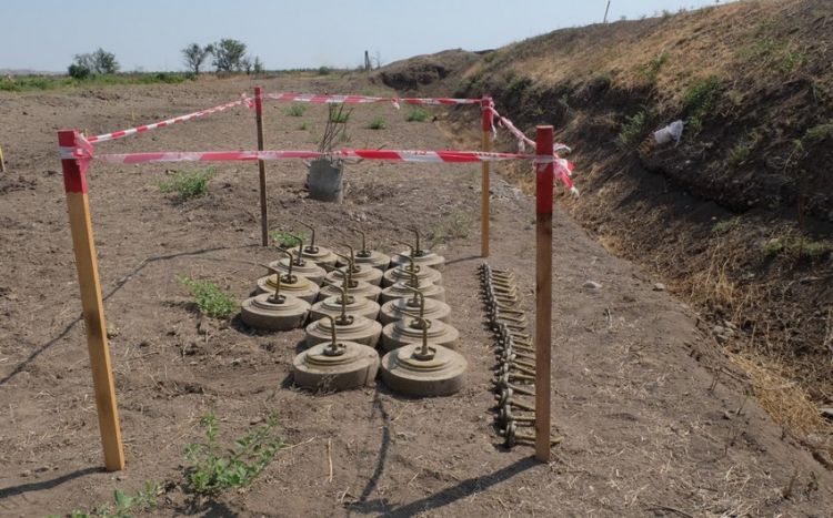 На освобожденных территориях обнаружено около 42 тыс. мин и неразорвавшихся боеприпасов