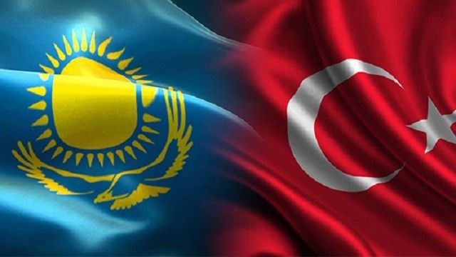 تركيا تعلن دعمها لكازخستان