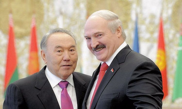 Nazarbayev üzə çıxdı Lukaşenkoya gözlənilən zəng