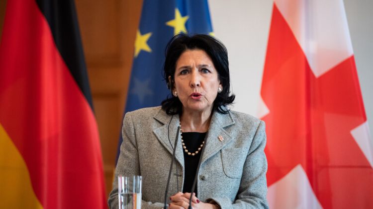 رئيسة جورجيا تشكر الأمين العام للناتو على "دعم سيادة بلادها"