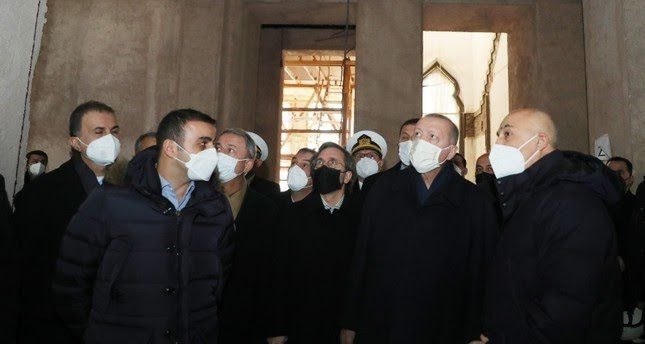 أردوغان يتفقد ترميم مبنى تاريخي في إسطنبول