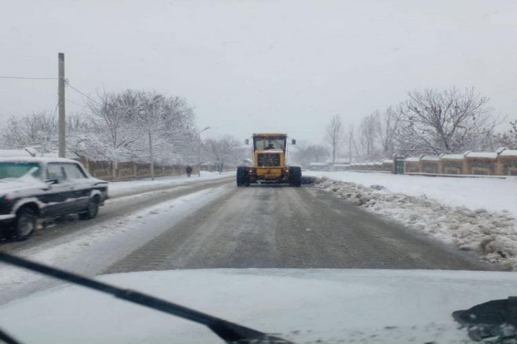 ГААДА: В Азербайджане некоторые дороги покрылись льдом