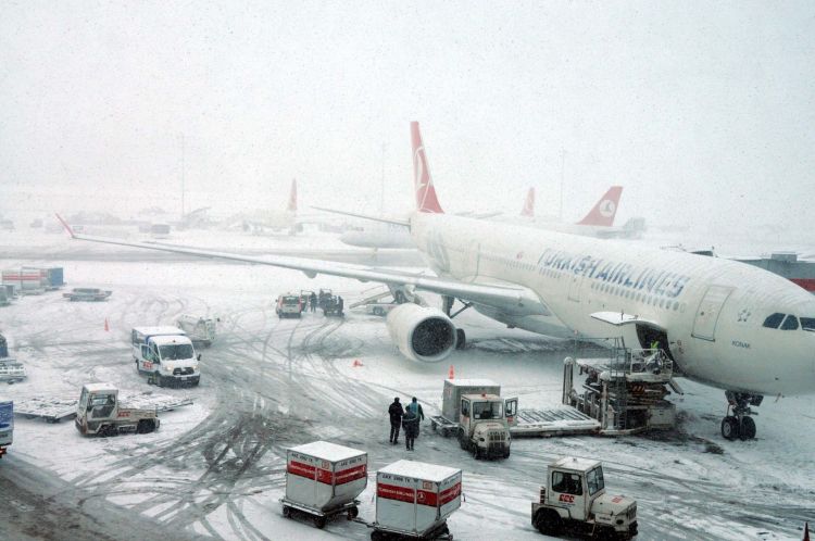 Закрытие аэропорта Стамбула продлено