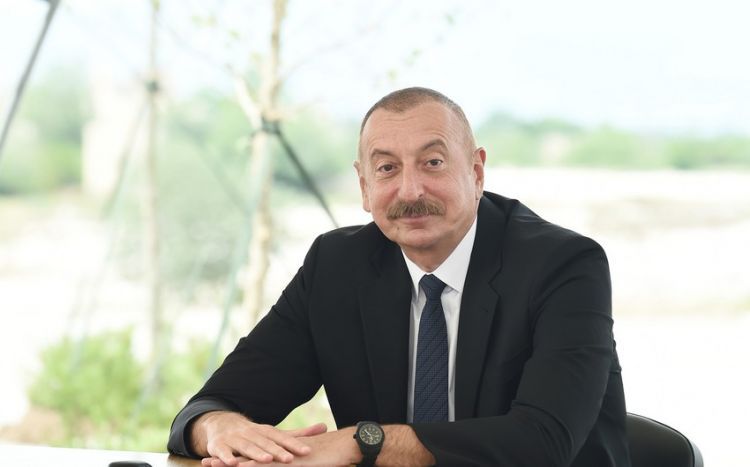 الرئيس إلهام علييف: "اكتمال جميع مشاريع النقل والاتصالات في أذربيجان"
