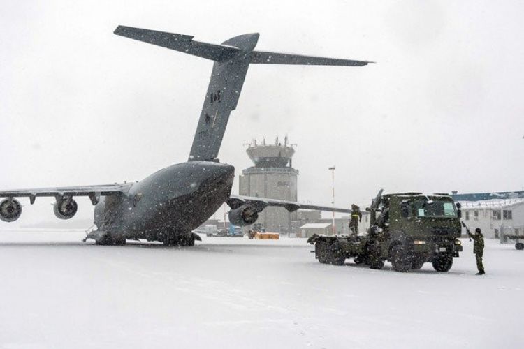 Канада отправила Украине самолет с вооружением
