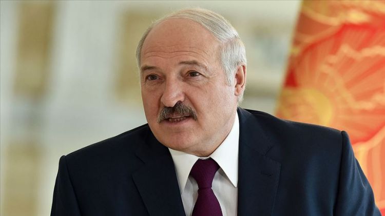 Lukaşenko Putinlə “sərt” söhbətindən danışdı