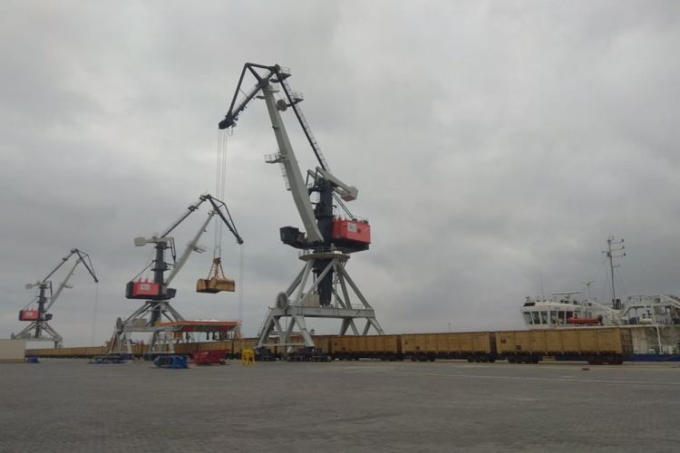 Бакинский Порт увеличил объем перевалки грузов на 15%
