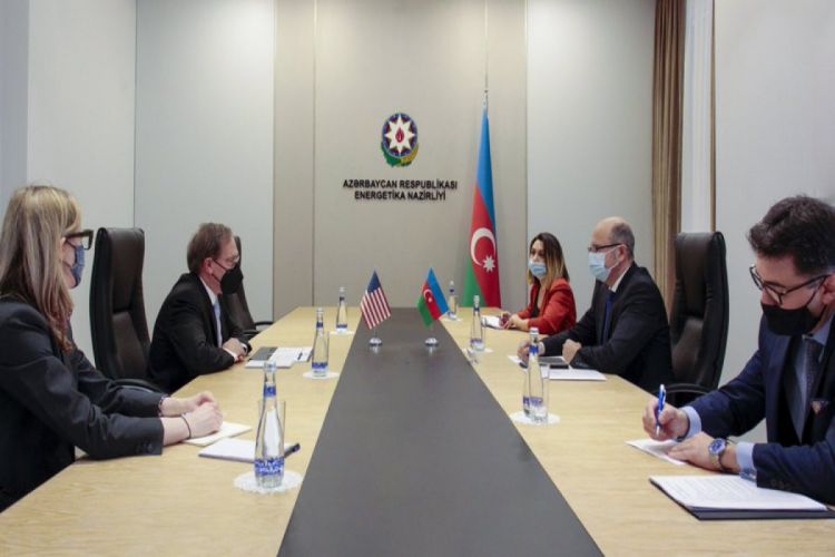 Посол США назвал Азербайджан надежным поставщиком энергии