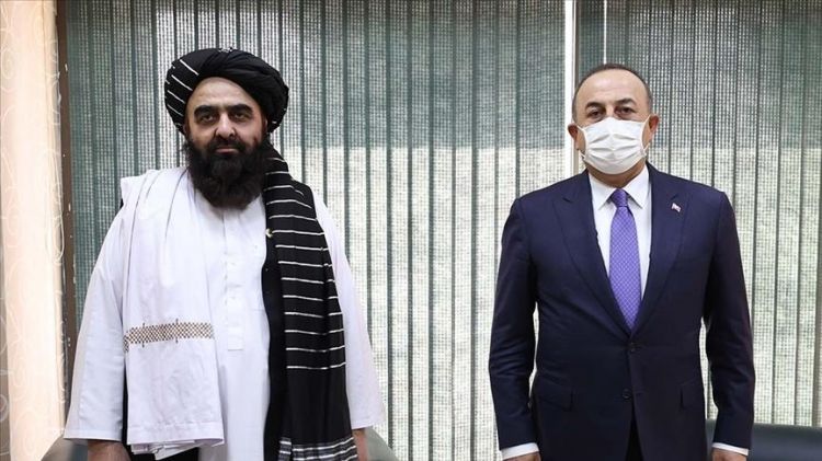 تشاووش أوغلو ووزير خارجية طالبان يبحثان الوضع في أفغانستان