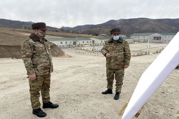 Закир Гасанов посетил военные части в Лачине