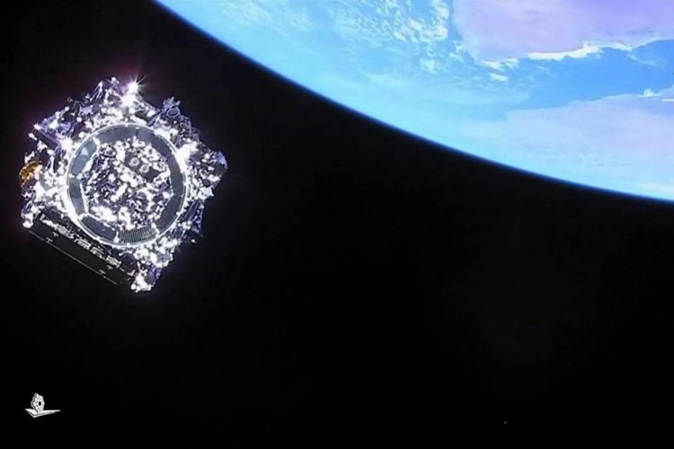 NASA's Webb space telescope spots its 1st starlight, takes selfie