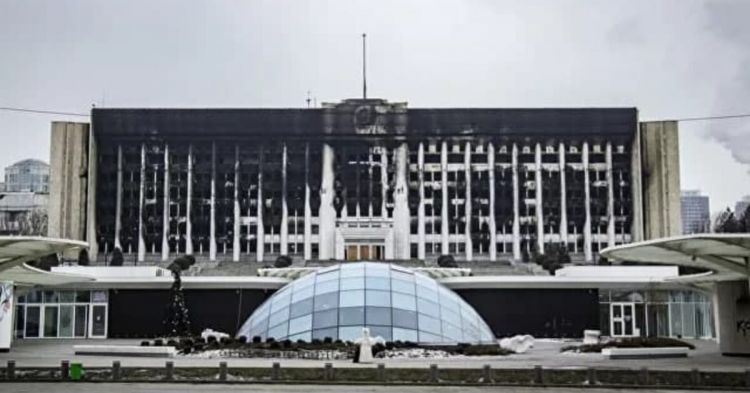 В Алма-Ате начался митинг в память жертв январских событий