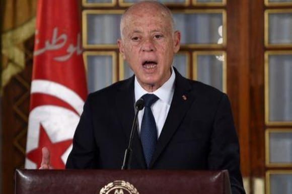 الرئيس التونسي يشدد قبضته على السلطة القضائية