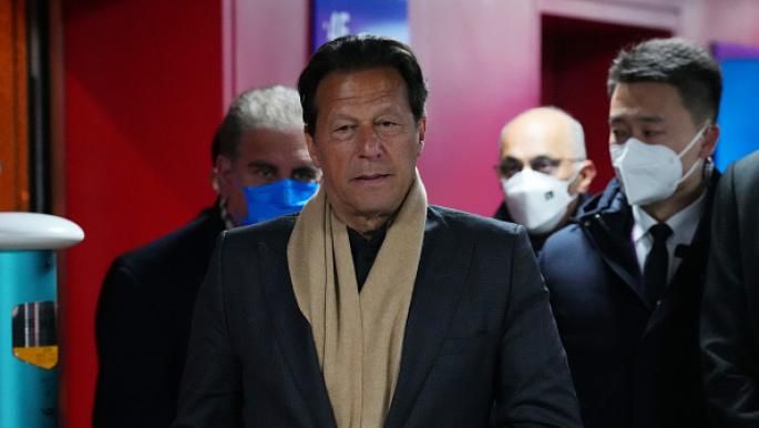 عمران خان يتهم 3 تنظيمات من أفغانستان بتنفيذ هجمات في باكستان.. وحكومة "طالبان" تنفي