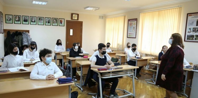 В Азербайджане упрощается процесс смены места работы учителей