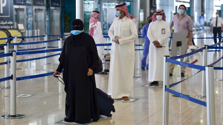 السعودية تعلق سفر مواطنيها إلى 16 دولة بسبب كورونا
