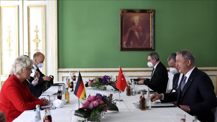 Turkish defense chief meets German counterpart, top Somali diplomat in Munich