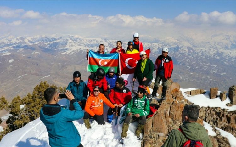 Альпинисты Турции и Азербайджана совершили восхождение в память о жертвах Ходжалы