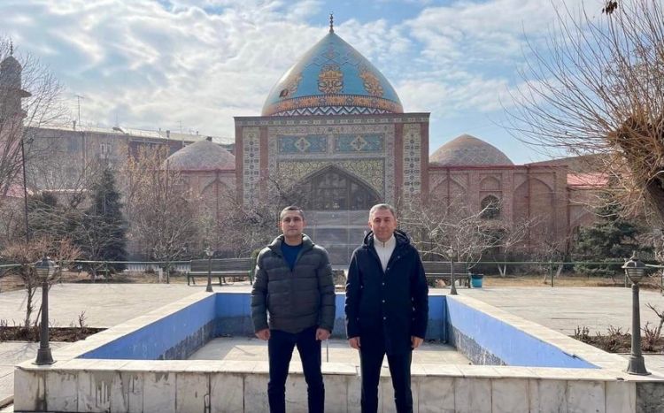 Азербайджанские депутаты посетили Голубую мечеть в Ереване