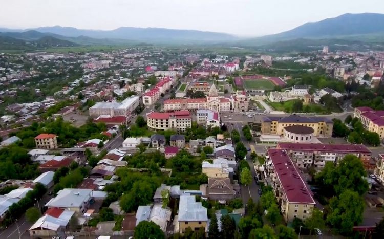 Проживающих в Ханкенди армян призвали принять гражданство Азербайджана
