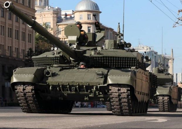 Rusiya tankları Kiyevə doğru irəliləyir