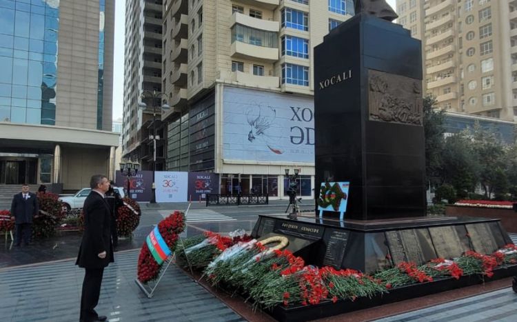 Посол Украины почтил память погибших в Ходжалы