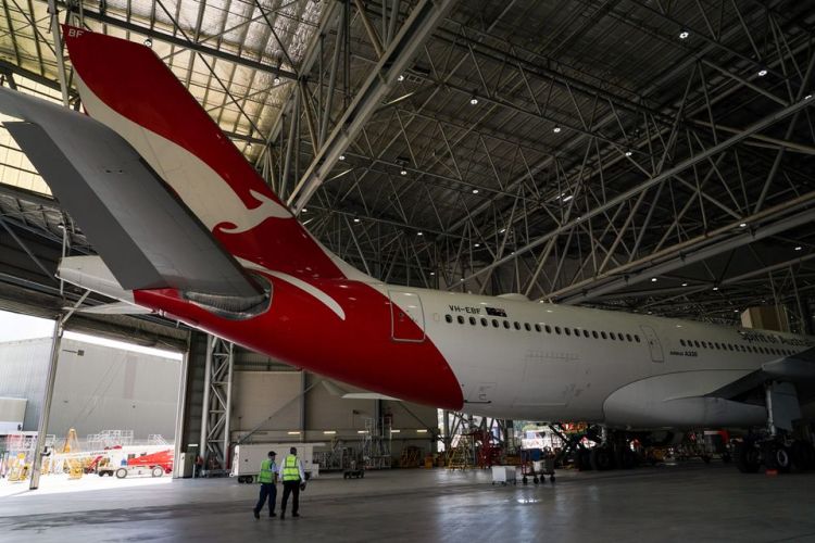 Australia's Qantas to avoid Russian airspace on London flights