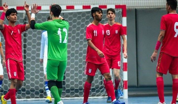 إيران تحرز لقب بطولة وسط آسيا للشباب بكرة الصالات