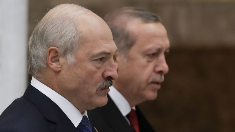أردوغان ورئيس بيلاروسيا يناقشان الوضع في أوكرانيا