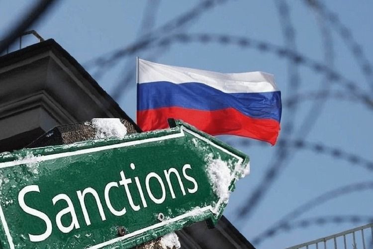 Рубль явился главной мишенью санкционной атаки эксперт