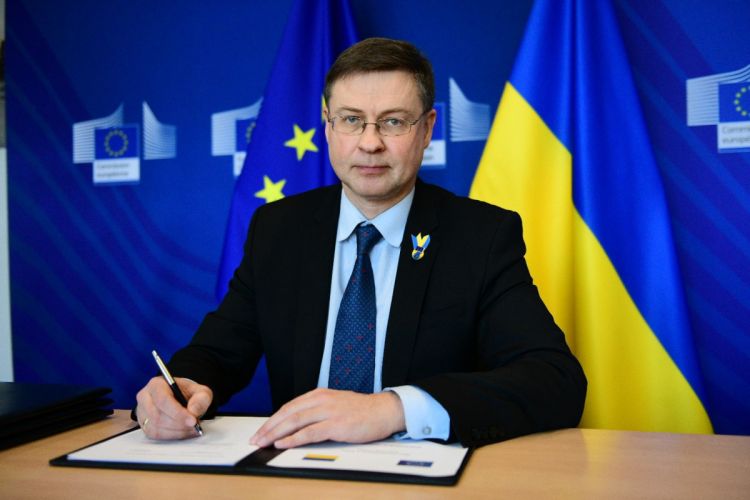 Украина и ЕС подписали меморандум о финансовой помощи