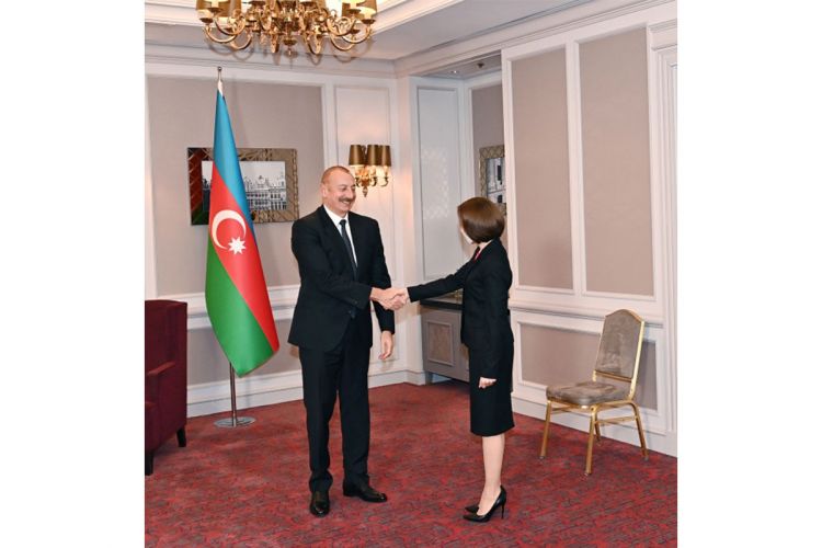 Майя Санду позвонила Президенту Азербайджана