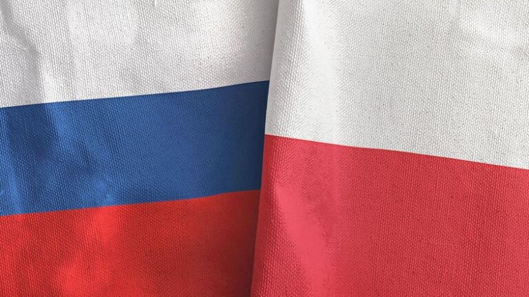 بولندا توصي مواطنيها بمغادرة روسيا