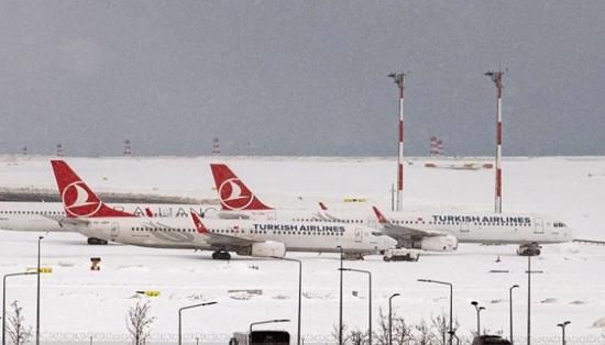 إلغاء 205 رحلة جوية بسبب تساقط الثلوج في إسطنبول