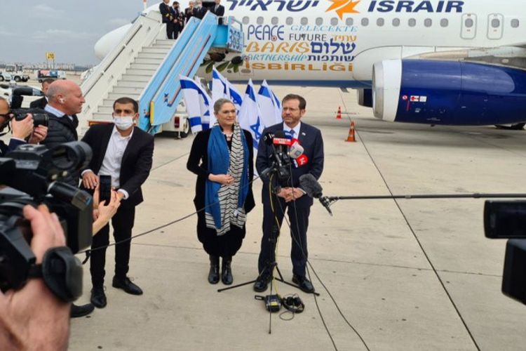 Президент Израиля отправился с визитом в Турцию