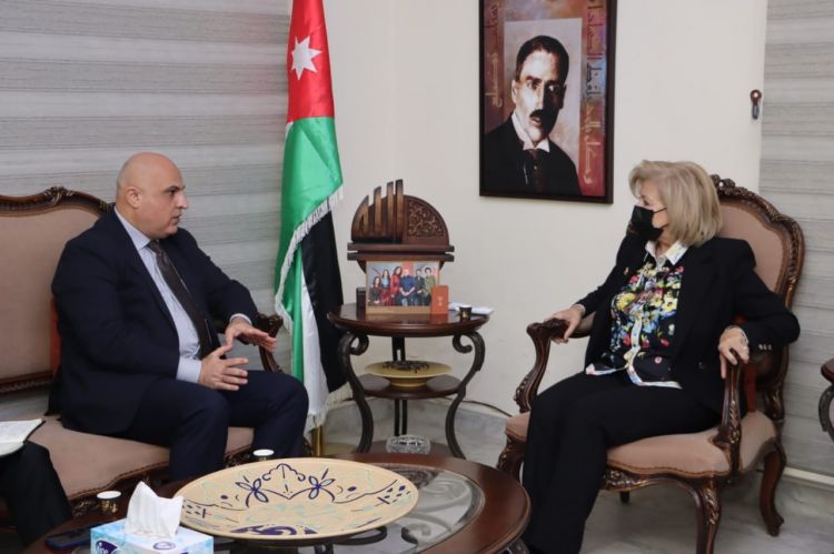 وزيرة الثقافة الأردنية  تبحث تعزيز العلاقات مع أذربيجان
