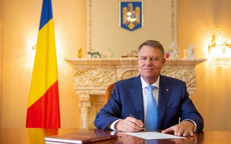Президент Румынии позвонил президенту Ильхаму Алиеву