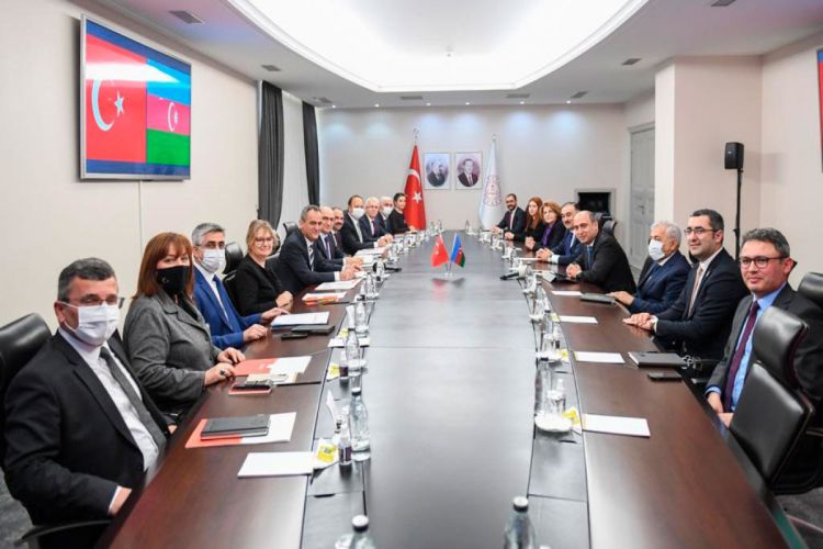 Министр образования находится с рабочим визитом в Турции
